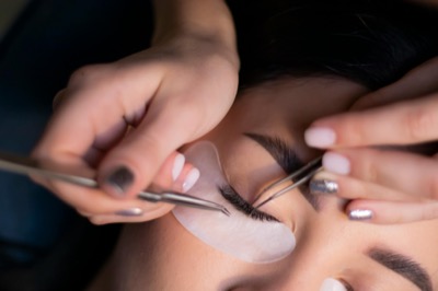 Estudio de pestañas y cejas