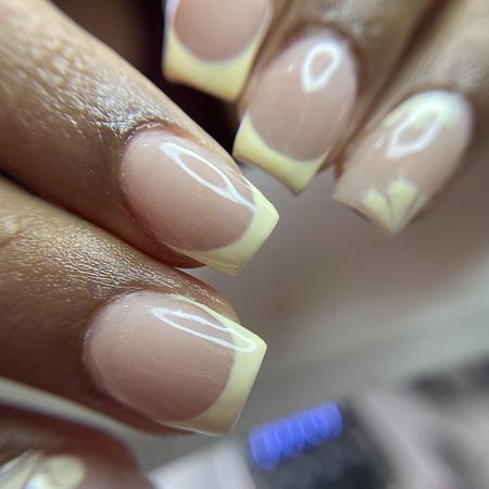 Trabajo de Reyes Coffee & Nails